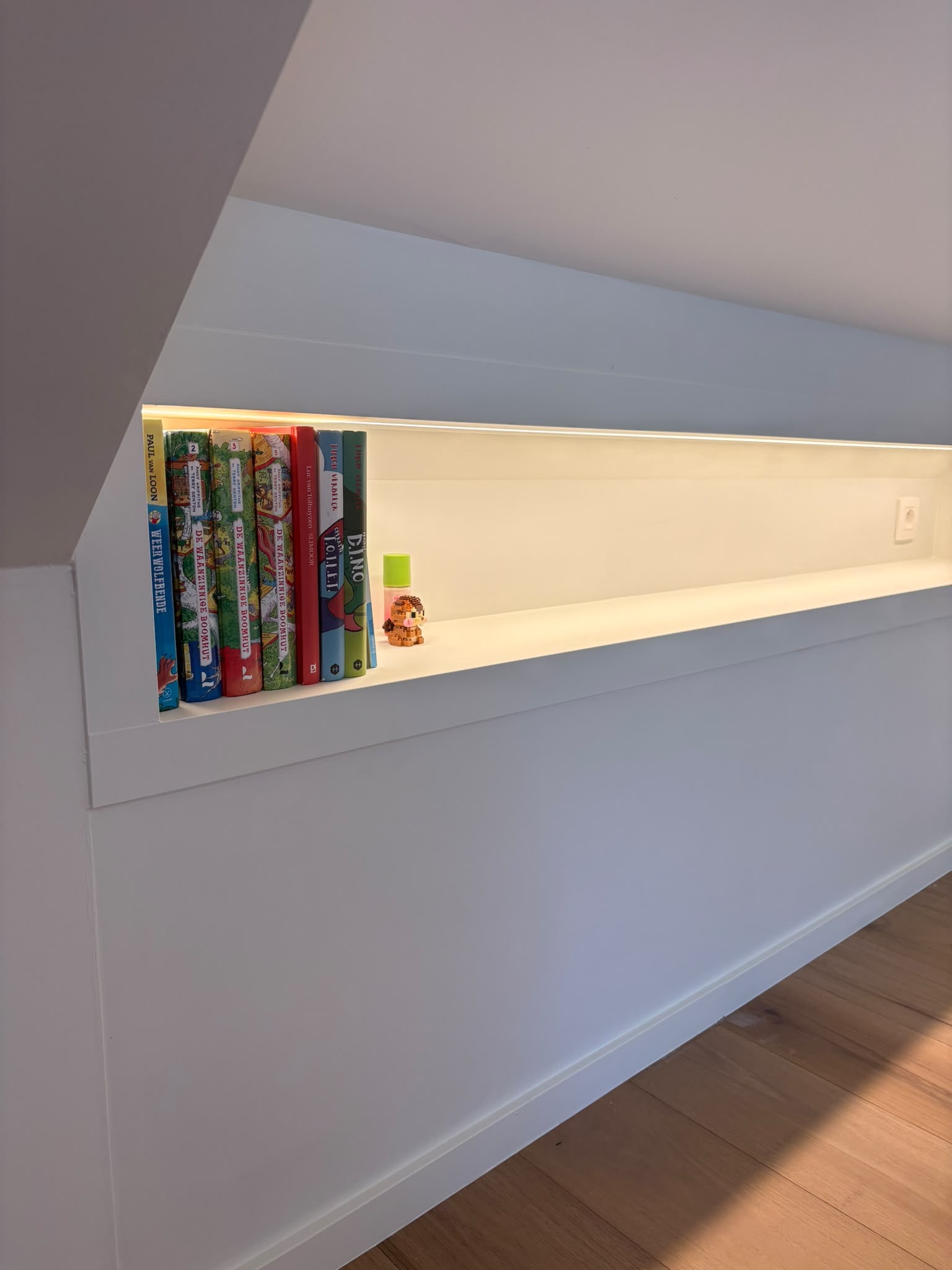 LED-verlichting in een gerenoveerde zolder